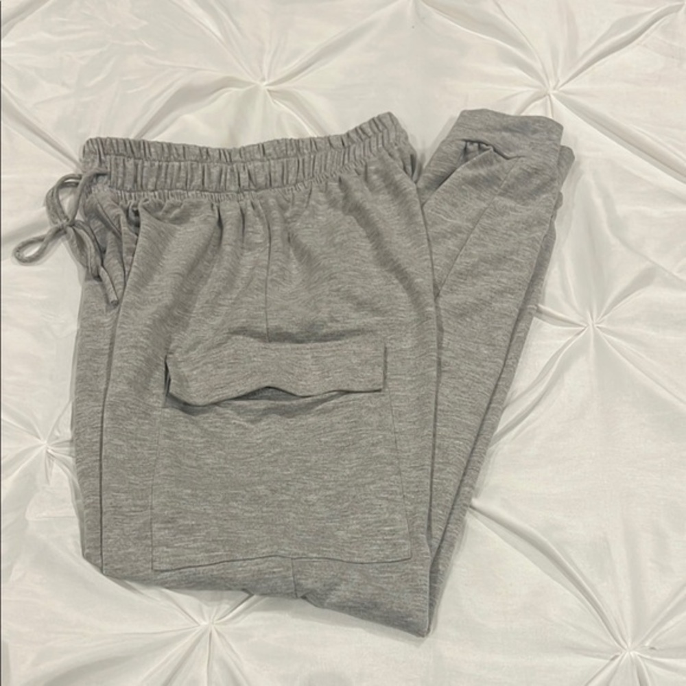 Fashion nova Gray Cargo Jogger Pants size S